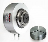 Rotary pneumatic chuck